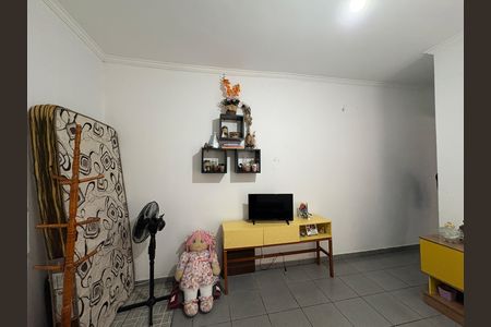 Casa à venda com 327m², 5 quartos e 2 vagas Casa à venda com 327m², 5 quartos e 2 vagasSala / Quarto - Casa 2