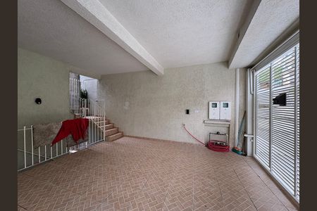 Casa à venda com 327m², 5 quartos e 2 vagas Casa à venda com 327m², 5 quartos e 2 vagasGaragem