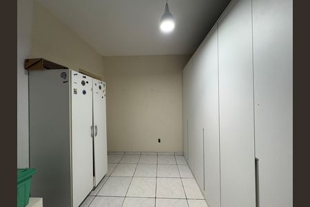 Casa à venda com 327m², 5 quartos e 2 vagas Casa à venda com 327m², 5 quartos e 2 vagasQuarto 2 - Casa 3