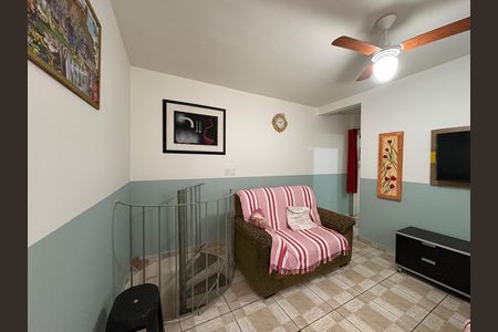 Casa à venda com 327m², 5 quartos e 2 vagas Casa à venda com 327m², 5 quartos e 2 vagasSala - Casa 3