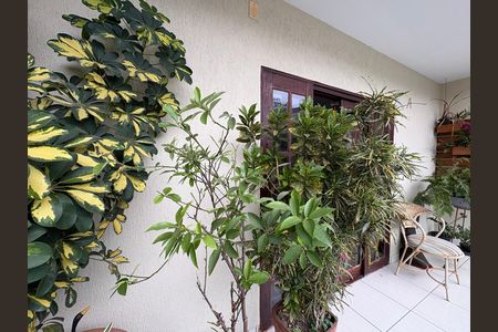 Casa à venda com 327m², 5 quartos e 2 vagas Casa à venda com 327m², 5 quartos e 2 vagasVaranda da Sala - Casa 1