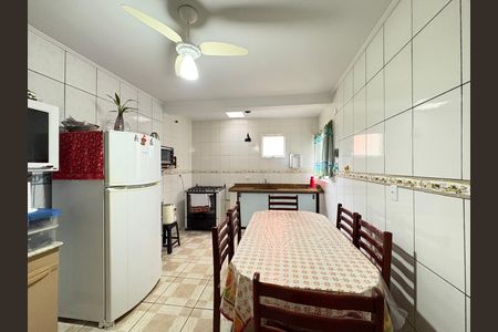 Casa à venda com 327m², 5 quartos e 2 vagas Casa à venda com 327m², 5 quartos e 2 vagasCozinha - Casa 3