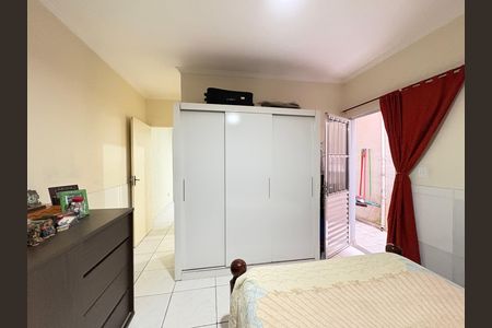Casa à venda com 327m², 5 quartos e 2 vagas Casa à venda com 327m², 5 quartos e 2 vagasQuarto 1 - Casa 3