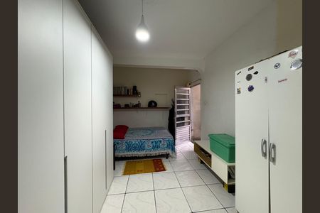 Casa à venda com 327m², 5 quartos e 2 vagas Casa à venda com 327m², 5 quartos e 2 vagasQuarto 2 - Casa 3