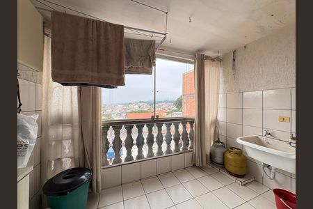 Casa à venda com 327m², 5 quartos e 2 vagas Casa à venda com 327m², 5 quartos e 2 vagasÁrea de Serviço - Casa 1