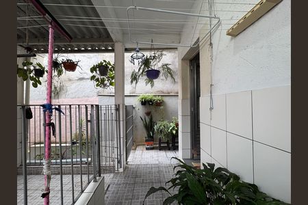 Casa à venda com 327m², 5 quartos e 2 vagas Casa à venda com 327m², 5 quartos e 2 vagasÁrea de Serviço - Casa 2