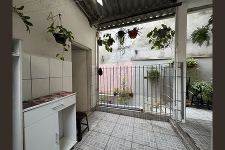 Casa à venda com 327m², 5 quartos e 2 vagas Casa à venda com 327m², 5 quartos e 2 vagasÁrea de Serviço - Casa 3
