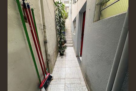 Casa à venda com 327m², 5 quartos e 2 vagas Casa à venda com 327m², 5 quartos e 2 vagasEntrada