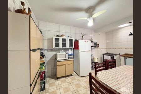Casa à venda com 327m², 5 quartos e 2 vagas Casa à venda com 327m², 5 quartos e 2 vagasCozinha - Casa 3