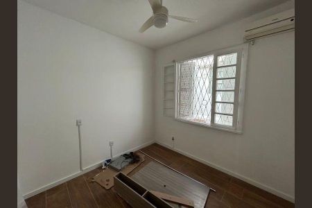 Quarto 2 de casa para alugar com 3 quartos, 60m² em São Geraldo, Porto Alegre