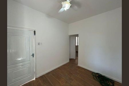 Sala de casa para alugar com 3 quartos, 60m² em São Geraldo, Porto Alegre