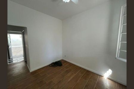 Sala de casa para alugar com 3 quartos, 60m² em São Geraldo, Porto Alegre