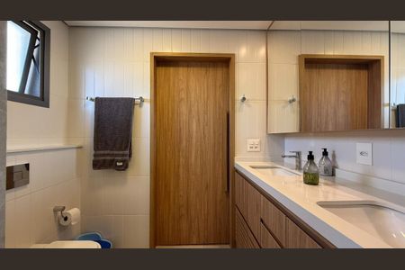 Apartamento à venda com 142m², 3 quartos e 2 vagas