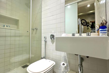 Apartamento para alugar com 130m², 3 quartos e sem vaga