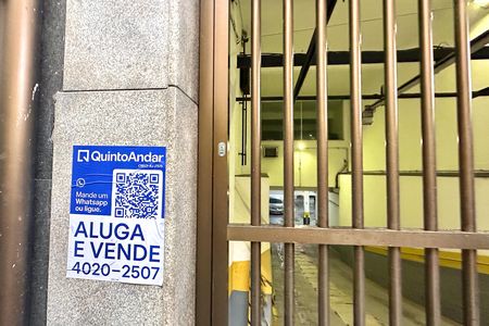 Apartamento para alugar com 130m², 3 quartos e sem vaga
