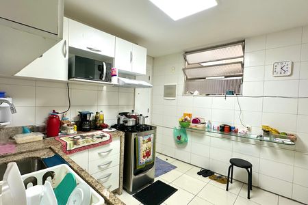 Apartamento para alugar com 130m², 3 quartos e sem vaga