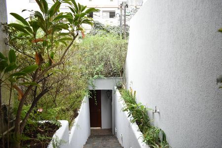 Casa para alugar com 295m², 3 quartos e 2 vagasJardim (entrada)