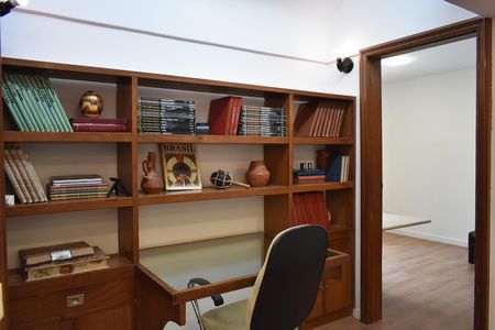 Casa para alugar com 295m², 3 quartos e 2 vagasEscritório 2