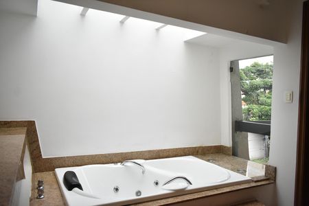 Casa para alugar com 295m², 3 quartos e 2 vagasSuíte 1 (Master)