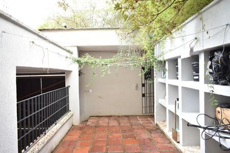 Casa para alugar com 295m², 3 quartos e 2 vagasQuintal
