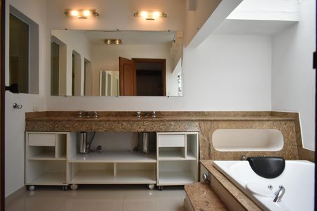 Casa para alugar com 295m², 3 quartos e 2 vagasSuíte 1 (Master)