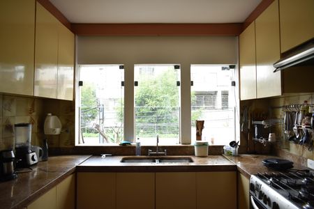 Casa para alugar com 295m², 3 quartos e 2 vagasCozinha