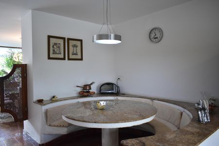 Casa para alugar com 295m², 3 quartos e 2 vagasCozinha