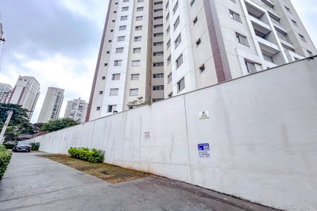 Apartamento para alugar com 106m², 3 quartos e 2 vagasFachada com Plaquinha