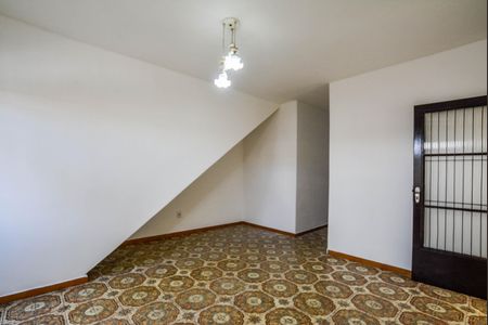 Casa para alugar com 100m², 2 quartos e 1 vaga Casa para alugar com 100m², 2 quartos e 1 vagaSala