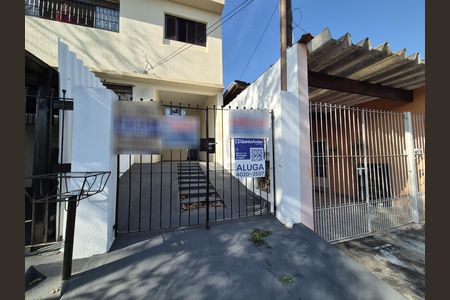 Casa para alugar com 100m², 2 quartos e 1 vaga Casa para alugar com 100m², 2 quartos e 1 vagaFachada