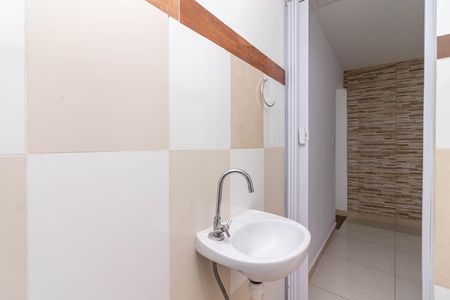 Banheiro de apartamento para alugar com 1 quarto, 30m² em Chora Menino, São Paulo