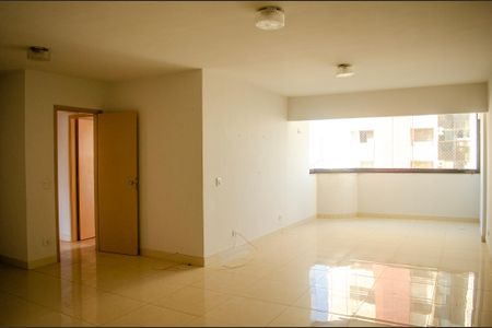 Apartamento à venda com 3 quartos, 111m² em Setor Oeste, Goiânia