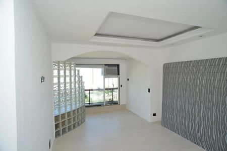 Apartamento para alugar com 220m², 3 quartos e 3 vagas Apartamento para alugar com 220m², 3 quartos e 3 vagasQuarto 3