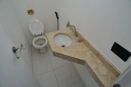 Apartamento para alugar com 220m², 3 quartos e 3 vagas Apartamento para alugar com 220m², 3 quartos e 3 vagasLavabo