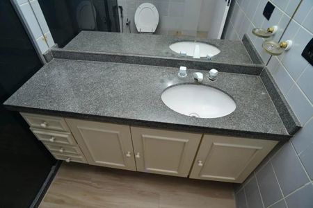 Apartamento para alugar com 220m², 3 quartos e 3 vagas Apartamento para alugar com 220m², 3 quartos e 3 vagasBanheiro