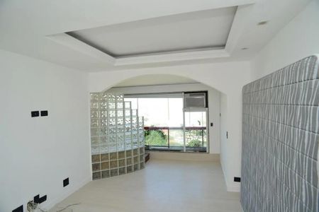 Apartamento para alugar com 220m², 3 quartos e 3 vagas Apartamento para alugar com 220m², 3 quartos e 3 vagasQuarto 3