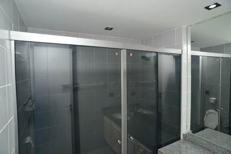 Apartamento para alugar com 220m², 3 quartos e 3 vagas Apartamento para alugar com 220m², 3 quartos e 3 vagasBanheiro