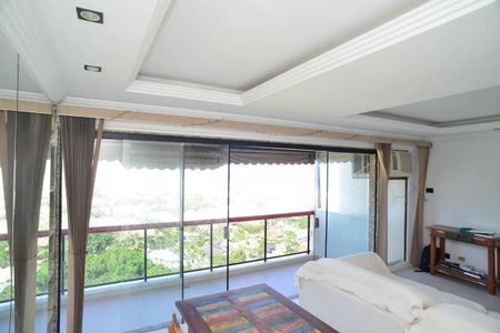 Apartamento para alugar com 220m², 3 quartos e 3 vagas Apartamento para alugar com 220m², 3 quartos e 3 vagasSala