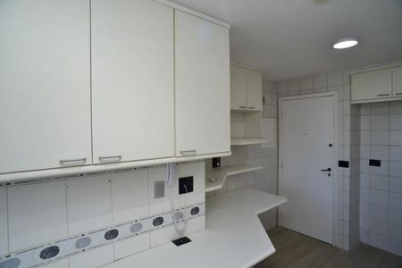Apartamento para alugar com 220m², 3 quartos e 3 vagas Apartamento para alugar com 220m², 3 quartos e 3 vagasCozinha
