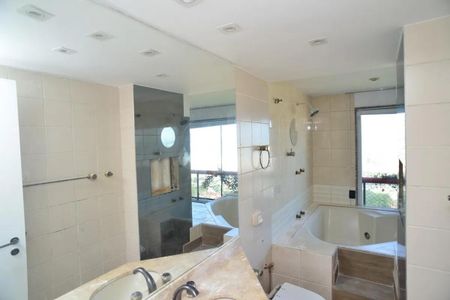 Apartamento para alugar com 220m², 3 quartos e 3 vagas Apartamento para alugar com 220m², 3 quartos e 3 vagasBanheiro do Quarto 3