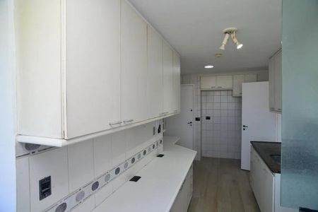 Apartamento para alugar com 220m², 3 quartos e 3 vagas Apartamento para alugar com 220m², 3 quartos e 3 vagasCozinha