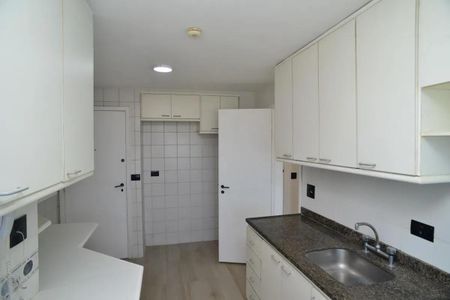Apartamento para alugar com 220m², 3 quartos e 3 vagas Apartamento para alugar com 220m², 3 quartos e 3 vagasCozinha