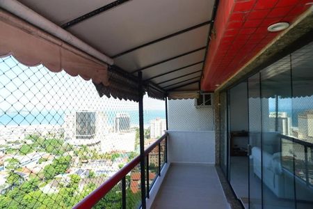 Apartamento para alugar com 220m², 3 quartos e 3 vagas Apartamento para alugar com 220m², 3 quartos e 3 vagasVaranda