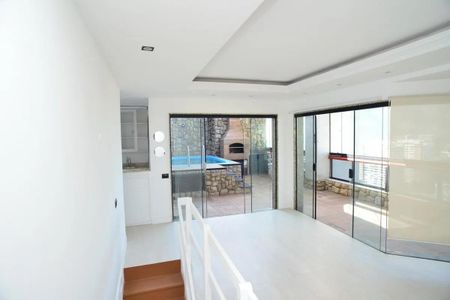 Apartamento para alugar com 220m², 3 quartos e 3 vagas Apartamento para alugar com 220m², 3 quartos e 3 vagasSegundo andar