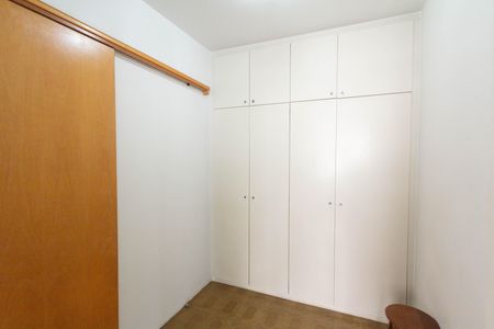 Apartamento à venda com 158m², 3 quartos e sem vaga Apartamento à venda com 158m², 3 quartos e sem vagaQuarto de Serviço
