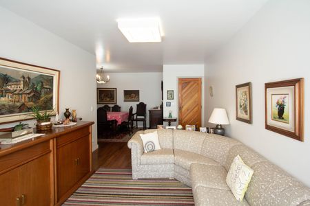 Apartamento à venda com 158m², 3 quartos e sem vaga Apartamento à venda com 158m², 3 quartos e sem vagaSala