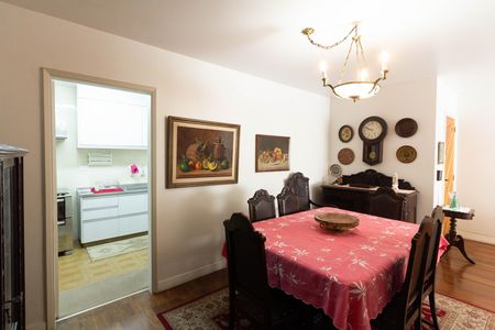 Apartamento à venda com 158m², 3 quartos e sem vaga Apartamento à venda com 158m², 3 quartos e sem vagaSala