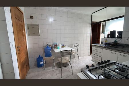 Apartamento à venda com 107m², 3 quartos e 2 vagas Apartamento à venda com 107m², 3 quartos e 2 vagasCozinha