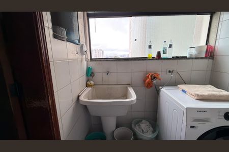 Apartamento à venda com 107m², 3 quartos e 2 vagas Apartamento à venda com 107m², 3 quartos e 2 vagasÁrea de Serviço