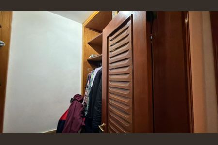 Apartamento à venda com 107m², 3 quartos e 2 vagas Apartamento à venda com 107m², 3 quartos e 2 vagasCloset